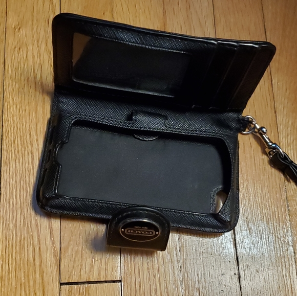 🔥HOST PICK 🔥Coach iPhone 4S phone wallet - Picture 4 of 6